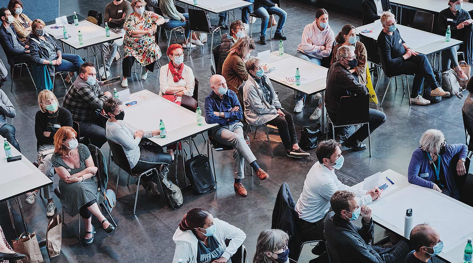 Eindrücke von den Dialogveranstaltungen «Felsenrain: neu - gewohnt», die mit der Methode «World-Café» gestaltet wurden.