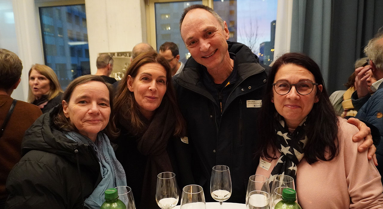 … und die Kolleg*innen von der Fachstelle Zürich im Alter. Bilder: SAW