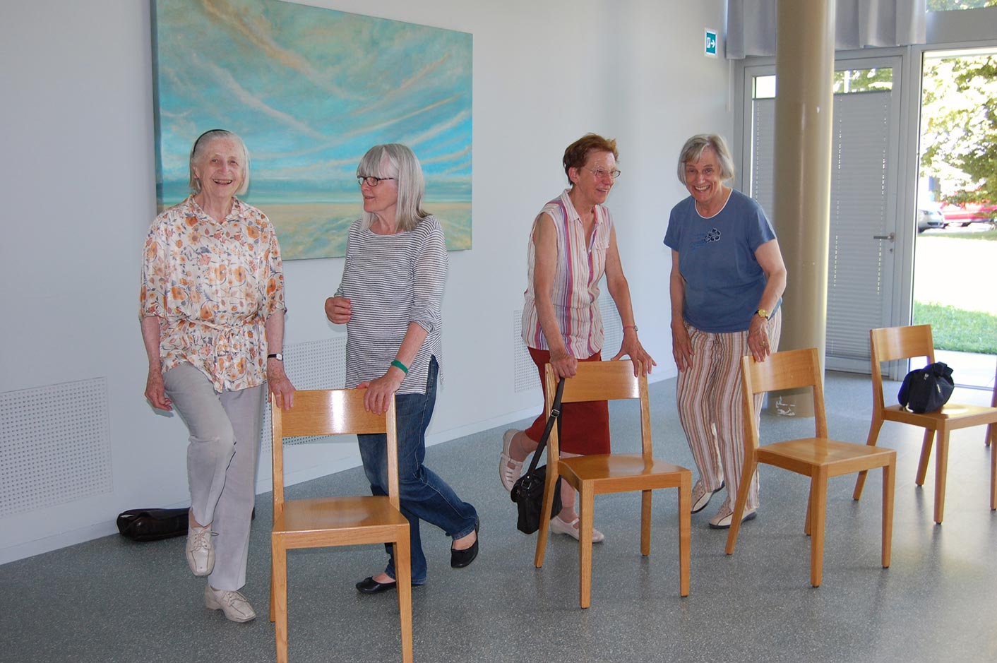Sturzprävention: gemeinsames Balancetraining