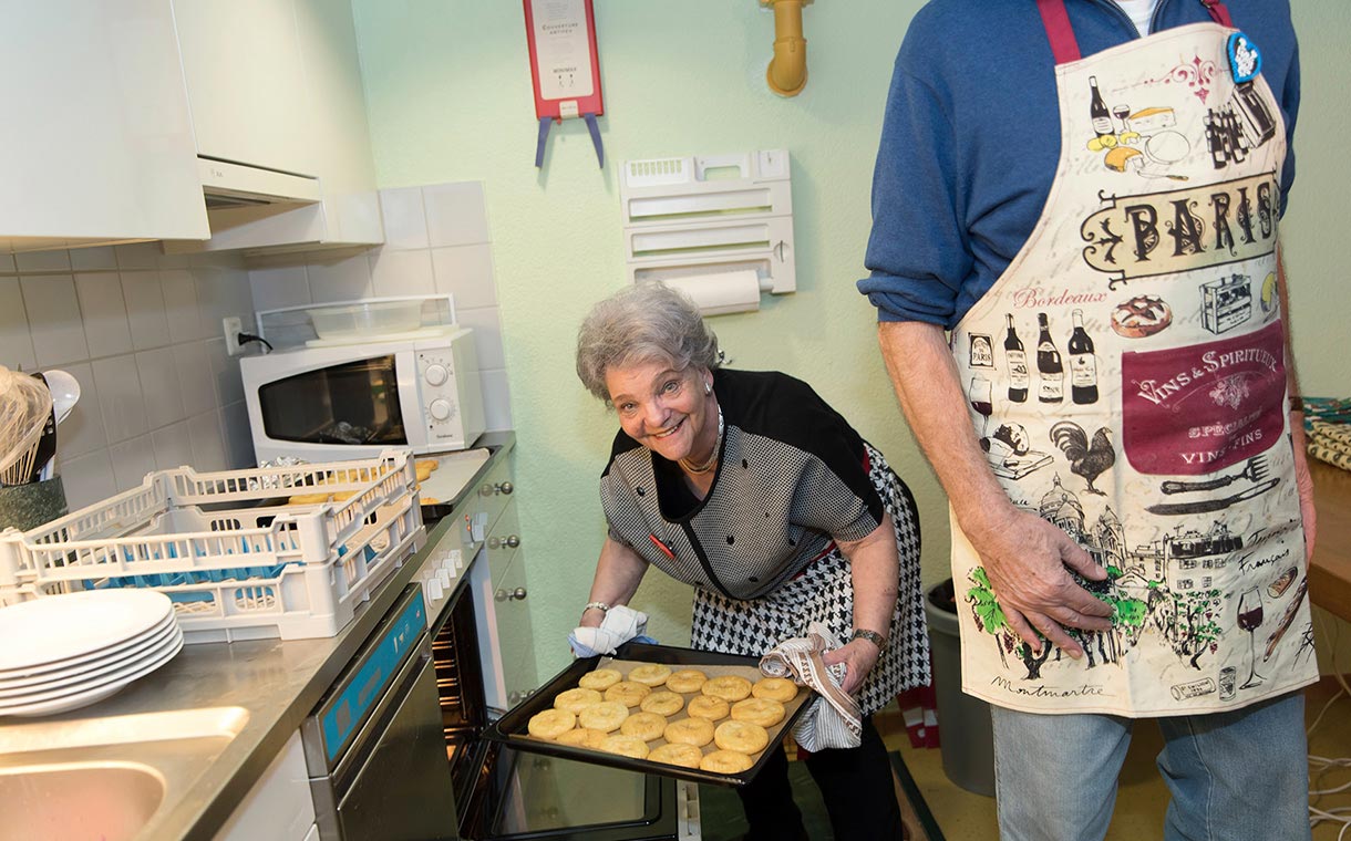 Vielversprechendes aus dem Ofen: Öpfelchüechli mit Vanillesosse