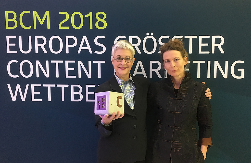 Die frühere Kommunikationsleiterin der SAW Isabel Baumberger (links) mit ihrer Nachfolgerin Nina Scheu, am BCM 2018 in Wien. Gold holte sich die SAW in Zusammenarbeit mit der Agentur Eidenbenz/Zürcher AG.