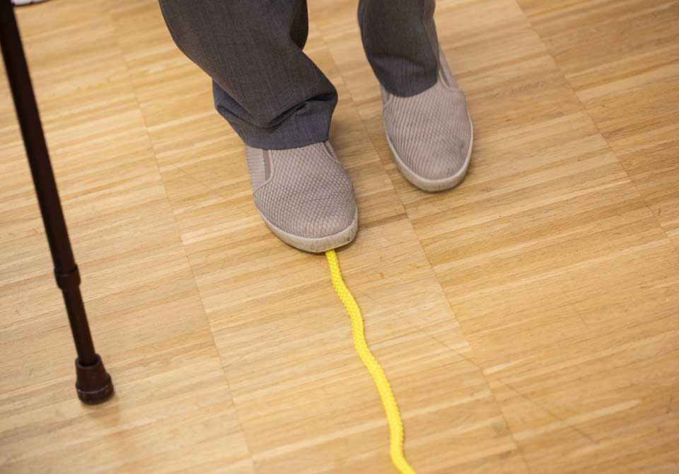 Auch die Übungen im «agil&mobil»-Training können helfen, das Sturzrisiko zu mindern. Foto: Dominique Meienberg.