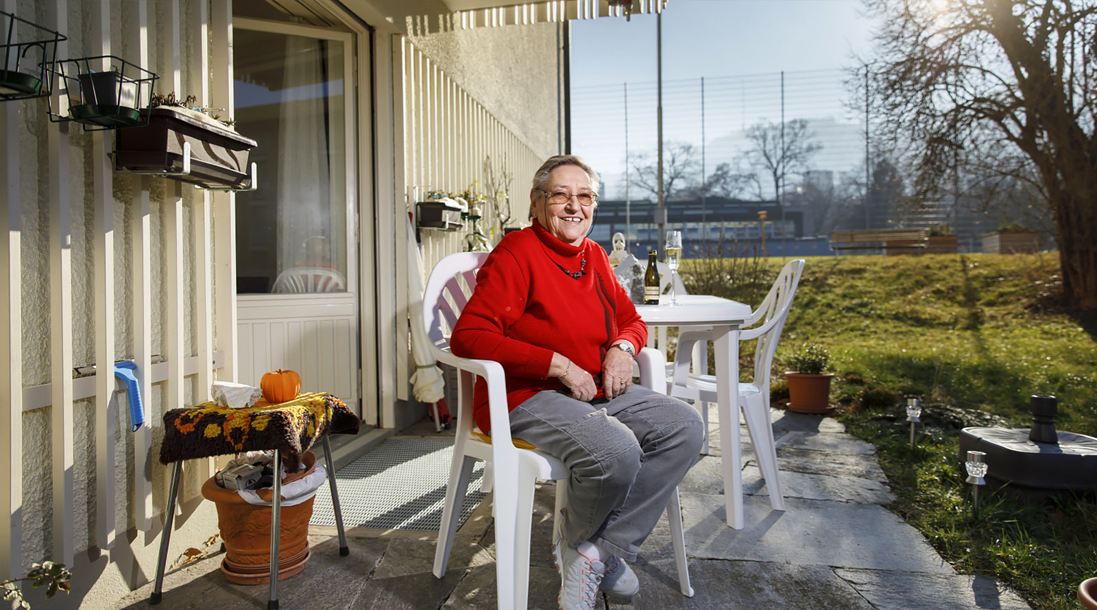 Auch die neue Wohnung von Rosmarie Zuberbühler verfügt über einen sonnigen Gartensitzplatz.