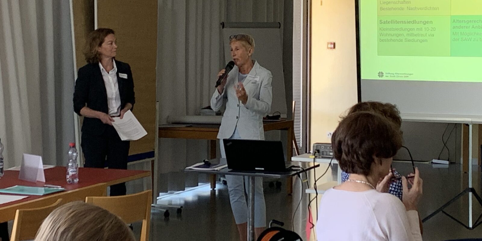 Echogruppe NZA 3 Andrea Martin-Fischer, Direktorin der SAW, und Colette Hämmerle, Bereichsleiterin Finanzen & Vermietung.